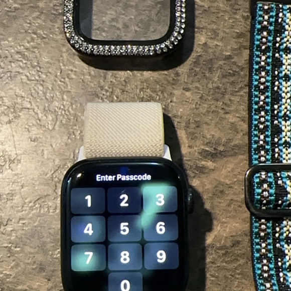 Apple Watch Series 7 - Picture 2 of 2
